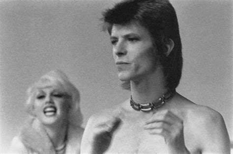 Bowie & Cyrinda Foxe — Jean Genie
